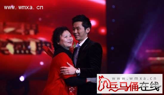 ���ĸ��ͥ�����������Ů���ع� ��������ϼ��