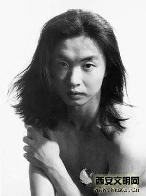 �赸�ҽ���������Ů ���Ǳ���ǰ����Ƭ�Ա�