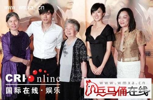 周杰伦昆凌婚纱照多图片 周杰伦个人资料及家庭背景简介