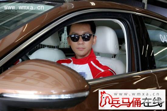  李晨家庭背景 被指甩范冰冰几条街 大黑牛历任