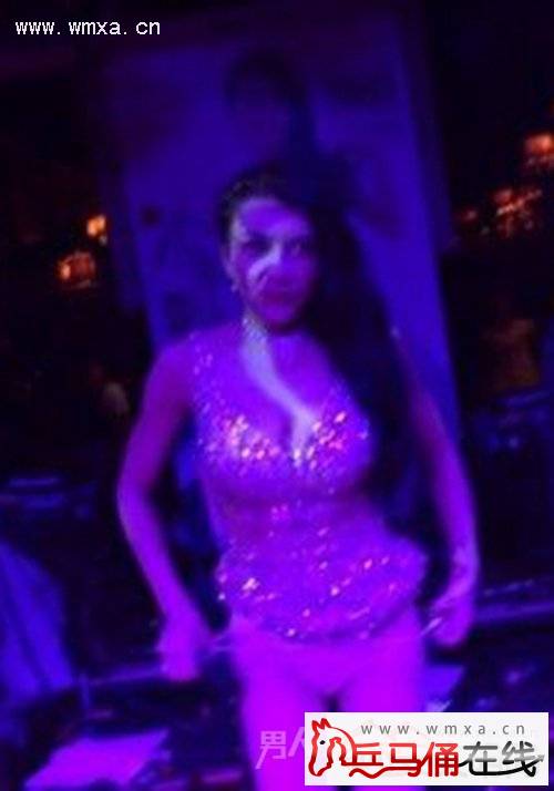 Ů���Ǳ����ڽ���������ͼƬ��ȫ ����Ů�ǽڲ���һ��