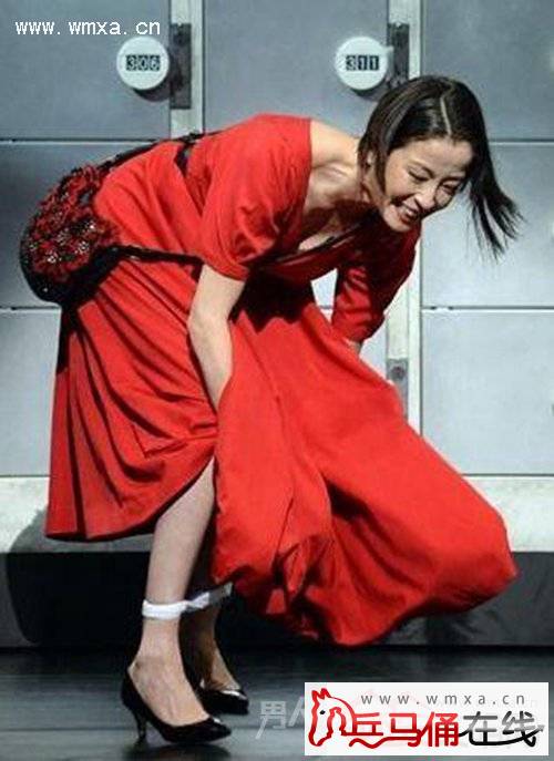 Ů���Ǳ����ڽ���������ͼƬ��ȫ ����Ů�ǽڲ���һ��