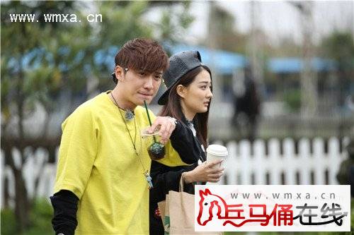 �����������һ������ ����˫����������ͨ��Ů���Ѷ�������