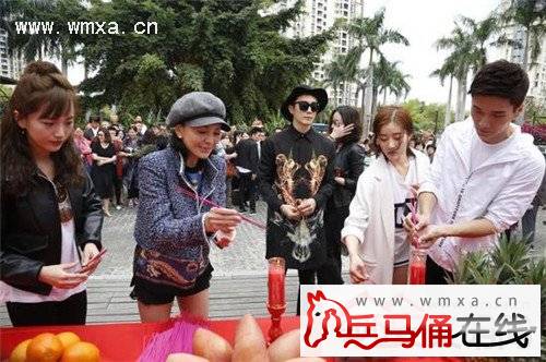 ���Ӿ硶���ȵİ��ˡ����ǿ��� ������鼰��Ա������