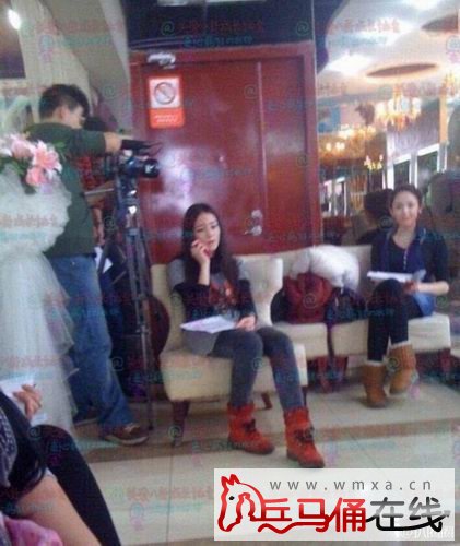 迪丽热巴古力娜扎出道前合照曝光 揭秘两人是