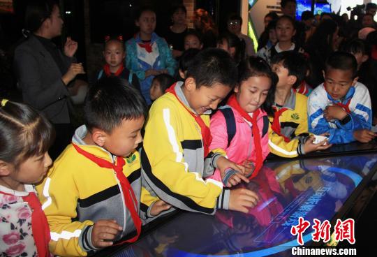 ͼΪ���ȶ�Ա��ͨ���Ͼɵ��Ӳ�Ʒ���ϵͳ����ѧϰ����֪ʶ����Ӧ���� ��