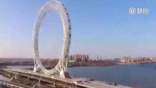 美发生摩天轮事故 乘客苦苦挣扎却体力不支撞在金属基座上