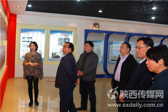 �ܶ�������Ͷ�����Ӧ����������ҵ��ѧ������