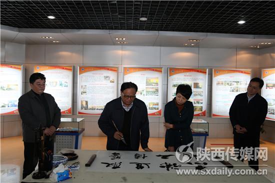 �ܶ�������Ͷ�����Ӧ����������ҵ��ѧ������