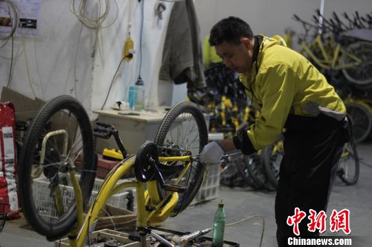 广东首例毁坏盗窃共享单车案 男子锯锁私享共