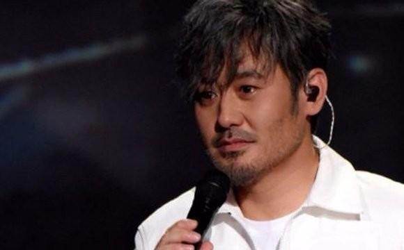 吴秀波未获授权翻唱《儿时》 还要求用户付费