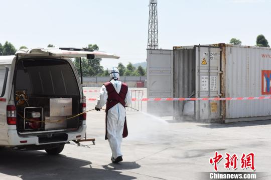 广州海关举行口岸突发核与辐射应急处置演练 关悦 摄