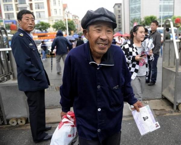 老汉71岁高考18次！他都这么拼了，您还有什么理由不拼？