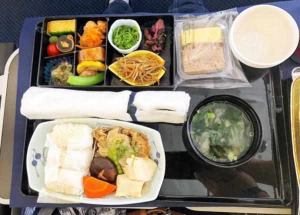 全日空客机急刹车致5人摔伤 相关部门已经介入