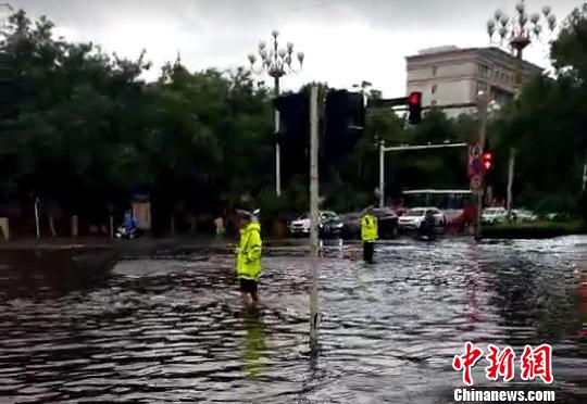宁夏石嘴山普降暴雨预计将有雷暴大风和冰雹