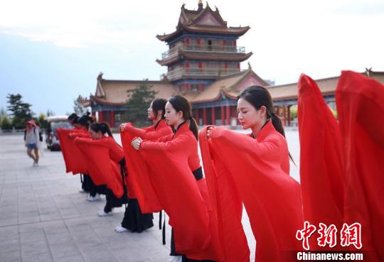 齭ʹȫʮǿѧԱڻƺ¥ƺ ѩ 