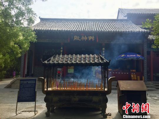 图为山东济南千佛山景区的财神殿。 孙宏瑗 摄