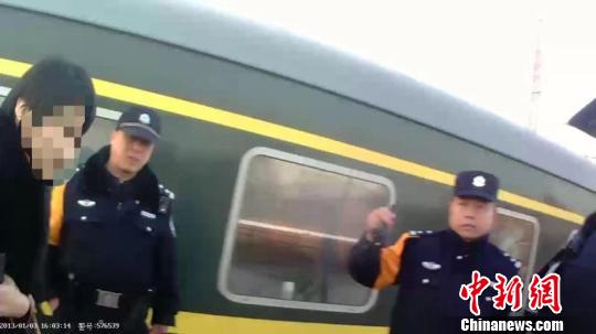 列车又现“霸座女”大连铁路警方对其行政拘留处罚