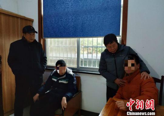 令人泪目浙江江山古稀老人照顾俩脑瘫儿近半世纪