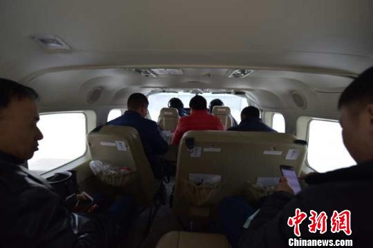 荆门至武汉短途运输航线是湖北省第一条短途运输航线 熊东东 摄