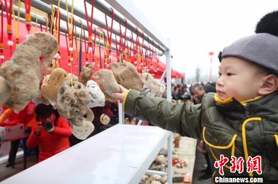 穿天石文化展 周铁兵 摄