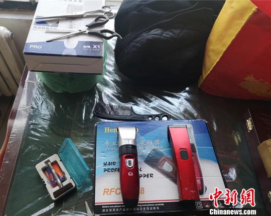 张新疆所使用的理发工具。 安媛杰 摄
