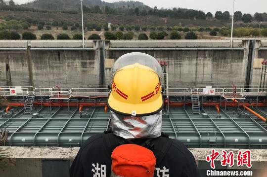 三峡大坝“消防护卫队”:护航船闸15年“零事故”