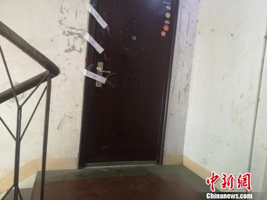 图为柳州市拉堡镇科技局集资房小区的案发现场。 朱柳融 摄