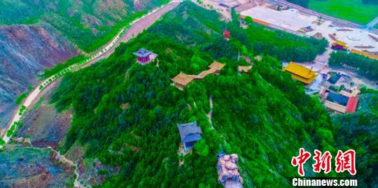 甘肃戈壁林业人30余载植树播绿:踏遍沟岔不止学习