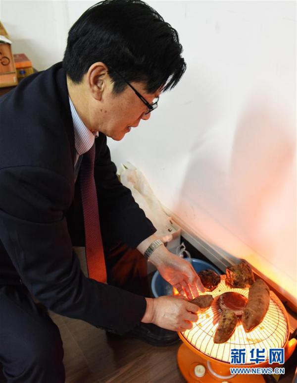 (新华全媒头条·图文互动)(5)少年锦时,有师如父——记浙江对口帮扶教师、贵州台江“名校长爸爸”陈立群