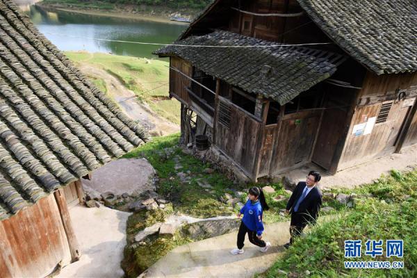 (新华全媒头条·图文互动)(6)少年锦时,有师如父——记浙江对口帮扶教师、贵州台江“名校长爸爸”陈立群