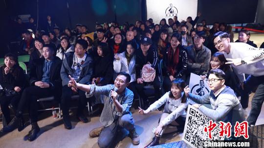 �ݳ����������˿��Ӱ �ܷ��߹�ͼ ��