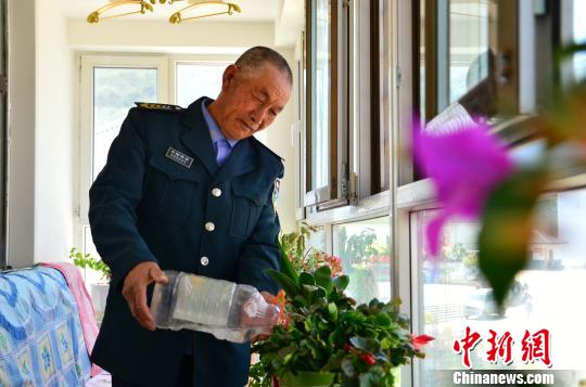 ͼΪסҸ԰Ĵι̨ϽˮСÿ1500Ԫ롣³ 