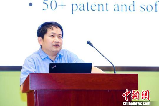 北京师范大学未来教育高精尖创新中心执行主任余胜泉致欢迎词。供图