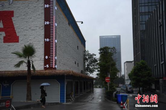 ͼΪ�����¶ȼ���ʾ��������Ϊ23�档 �³� ��