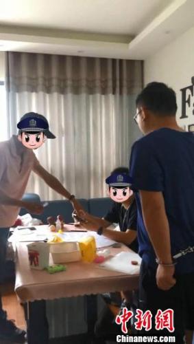 抓获刘某。警方供图